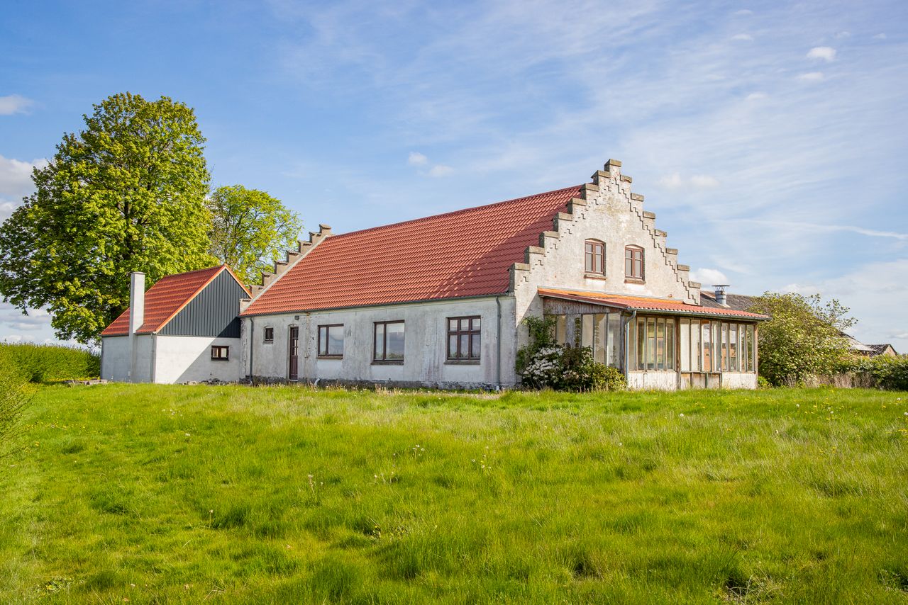 image 03
